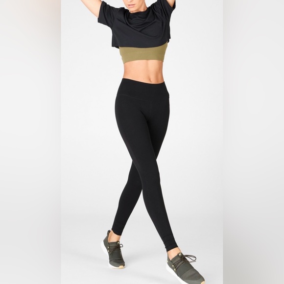 WORN ONCE Fabletics NO-BOUNCE SCULPTKNIT® BRA In Color Moss Green LIKE NEW - Picture 6 of 17